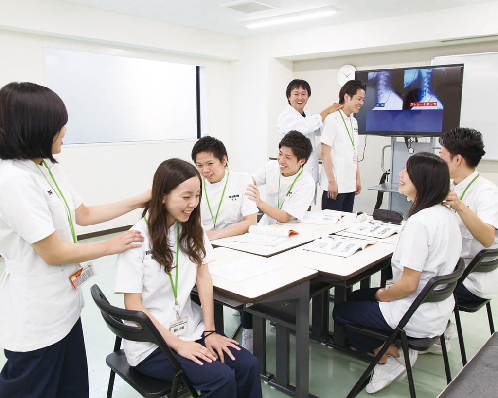 福岡医健専門学校 【体験入学午前の部】☆理学療法科体験~