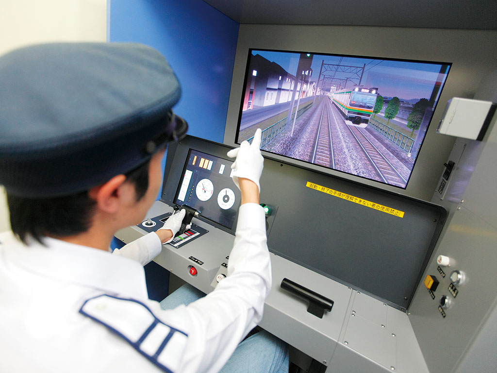 東京観光専門学校 気分は運転手♪ 運転シミュレーター体験!!