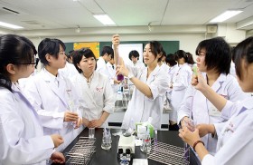 武蔵野栄養専門学校 【体験入学】☆野菜の色のヒミツを解き明かそう~