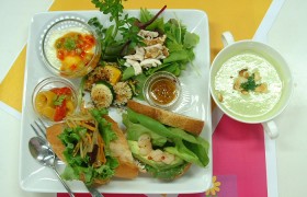 武蔵野栄養専門学校 【体験入学】☆お肌に良いレシピ~