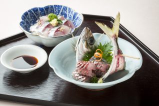 武蔵野調理師専門学校 【日本料理】魚を1匹おろしてみよう!アジの3枚おろし
