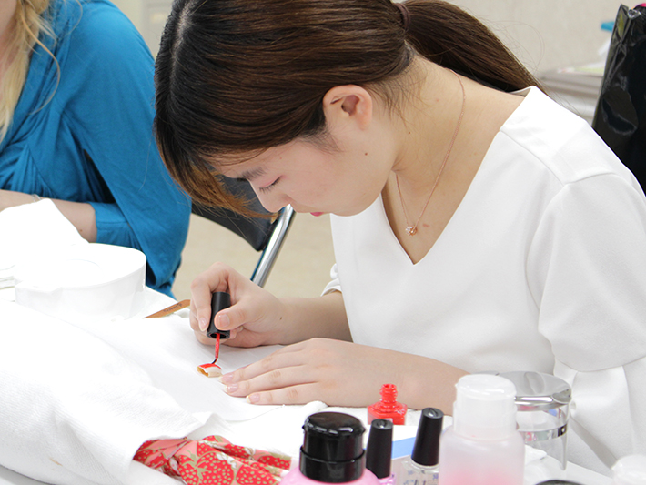 目白ファッション&アートカレッジ ★★★ 17時の回 留学生向け個別相談会★★★