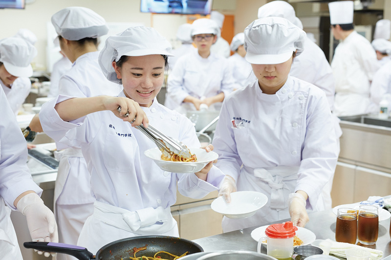 佐伯栄養専門学校画像