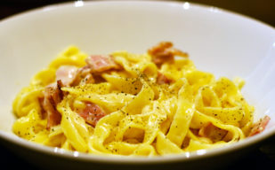 東京調理製菓専門学校 手打ちパスタのカルボナーラ