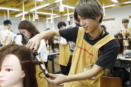 ヴェールルージュ美容専門学校 メイクSP&ヘアアレンジSP