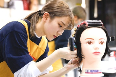 ヴェールルージュ美容専門学校 カット&ヘアアレンジ
