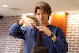 ヴェールルージュ美容専門学校 カラー