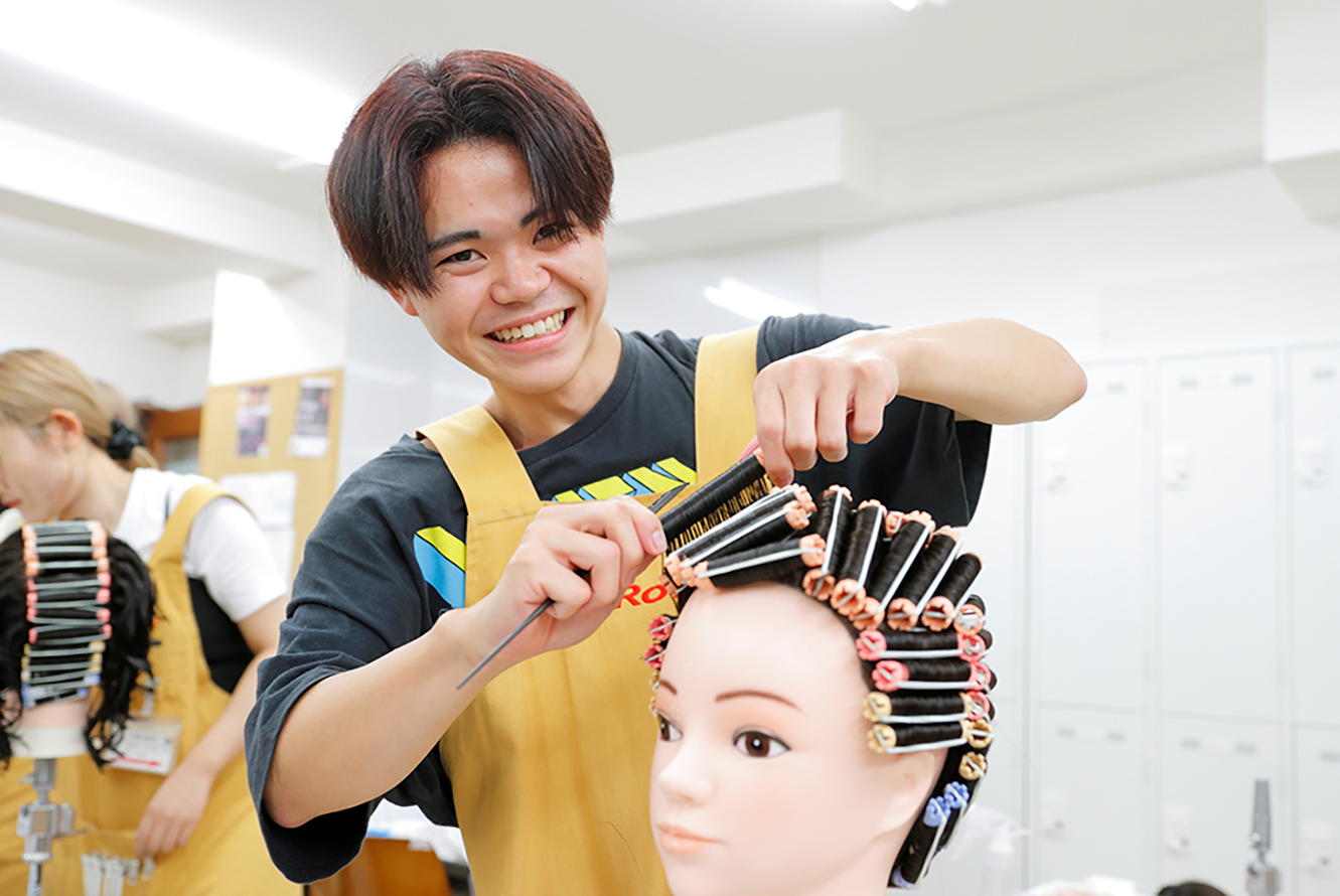 ヴェールルージュ美容専門学校 ヘアアレンジ＆ワインディング/カラー＆ワインディング