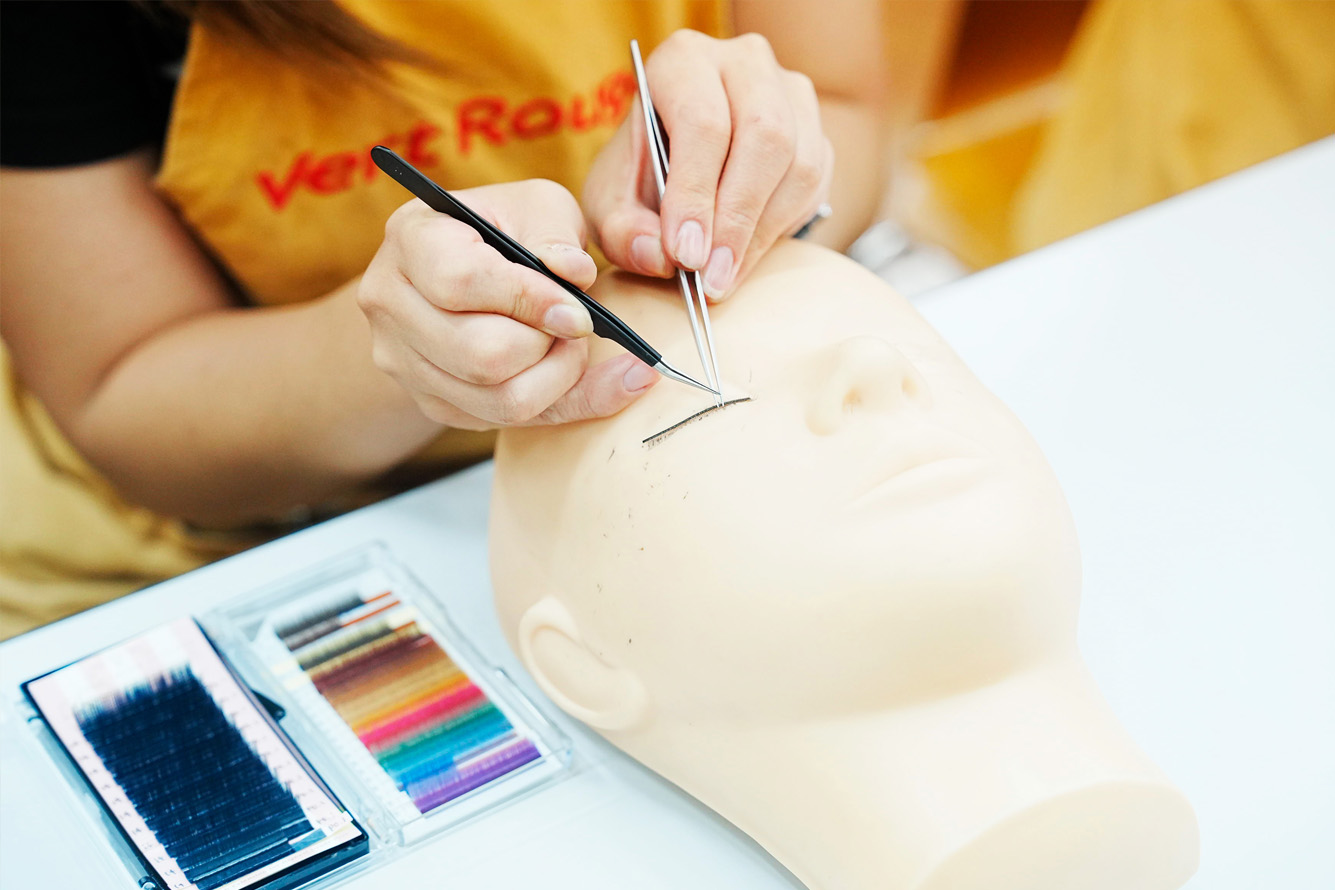 ヴェールルージュ美容専門学校 ワインディングorｱｲﾗｯｼｭ＆まつ毛カール/3MENU