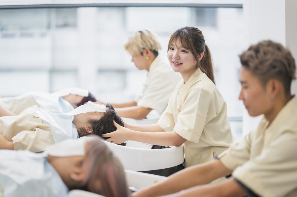タカラ美容専門学校［美容師］ 8月22日【シャンプー体験DAY】