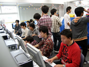 専門学校東京テクニカルカレッジ ゲームプログラミング科 (在校生とタッグでゲーム大会)