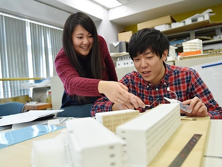 専門学校東京テクニカルカレッジ 建築監督科(そうは言っても手描き製図は不滅です)