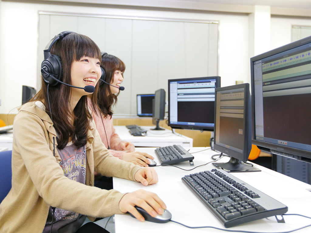 東京観光専門学校 【旅行学科】☆旅行会社専用端末を体験 国内線の飛行機を予約しよう!!