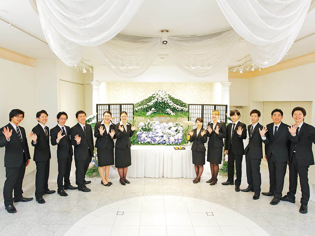 東京観光専門学校 【葬祭ディレクター学科】☆セレモニーホールのお仕事体験〜設営準備とご案内〜