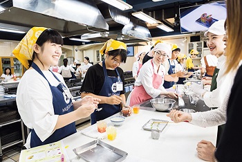 武蔵野栄養専門学校 焼き菓子をつくろう②