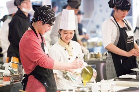 武蔵野調理師専門学校 製菓:ブッシュドノエル
