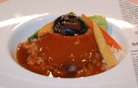 武蔵野調理師専門学校 中国料理:フカヒレ姿煮丼
