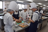 日本菓子専門学校 【授業参加コース】 授業参加コース <洋菓子>