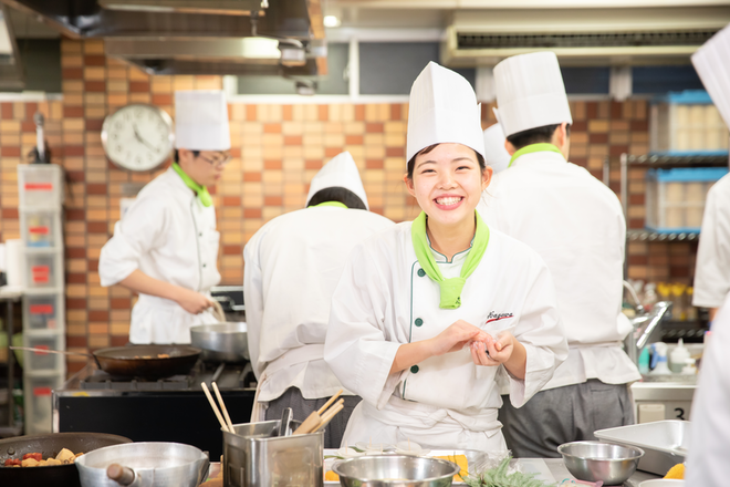 香川調理製菓専門学校 【製菓】高校1・2年生限定 美味しくってクセになる!「キャラメルシュークリーム」 ☆